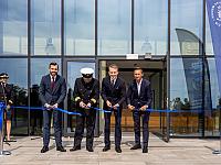 Marszałek województwa Olgierd Geblewicz (pierwszy z prawej) wziął udział w otwarciu nowej naukowej przestrzeni, którą wybudowała Politechnika Morska w Szczecinie.