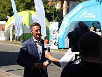 Marszałek Geblewicz przed kamerą TV Słowianin.