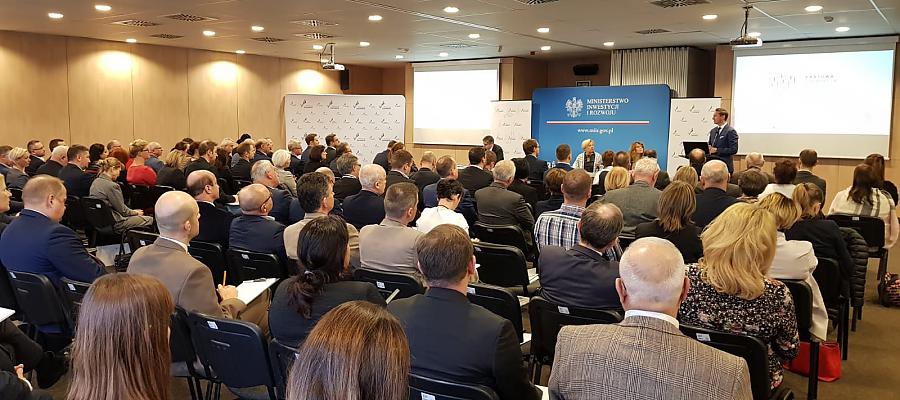 Ministerstwo Inwestycji i Rozwoju we współpracy z urzędami marszałkowskimi organizuje  konferencje konsultacyjne projektu Krajowej Strategii Rozwoju Regionalnego 2030 „Rozwój społecznie wrażliwy i terytorialnie zrównoważony”. 